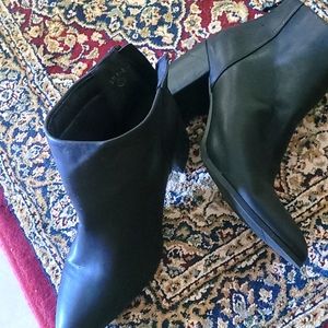 Fashion Nova boots, size 11